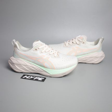 Asics Novablast 4 Oatmeal Moonrock