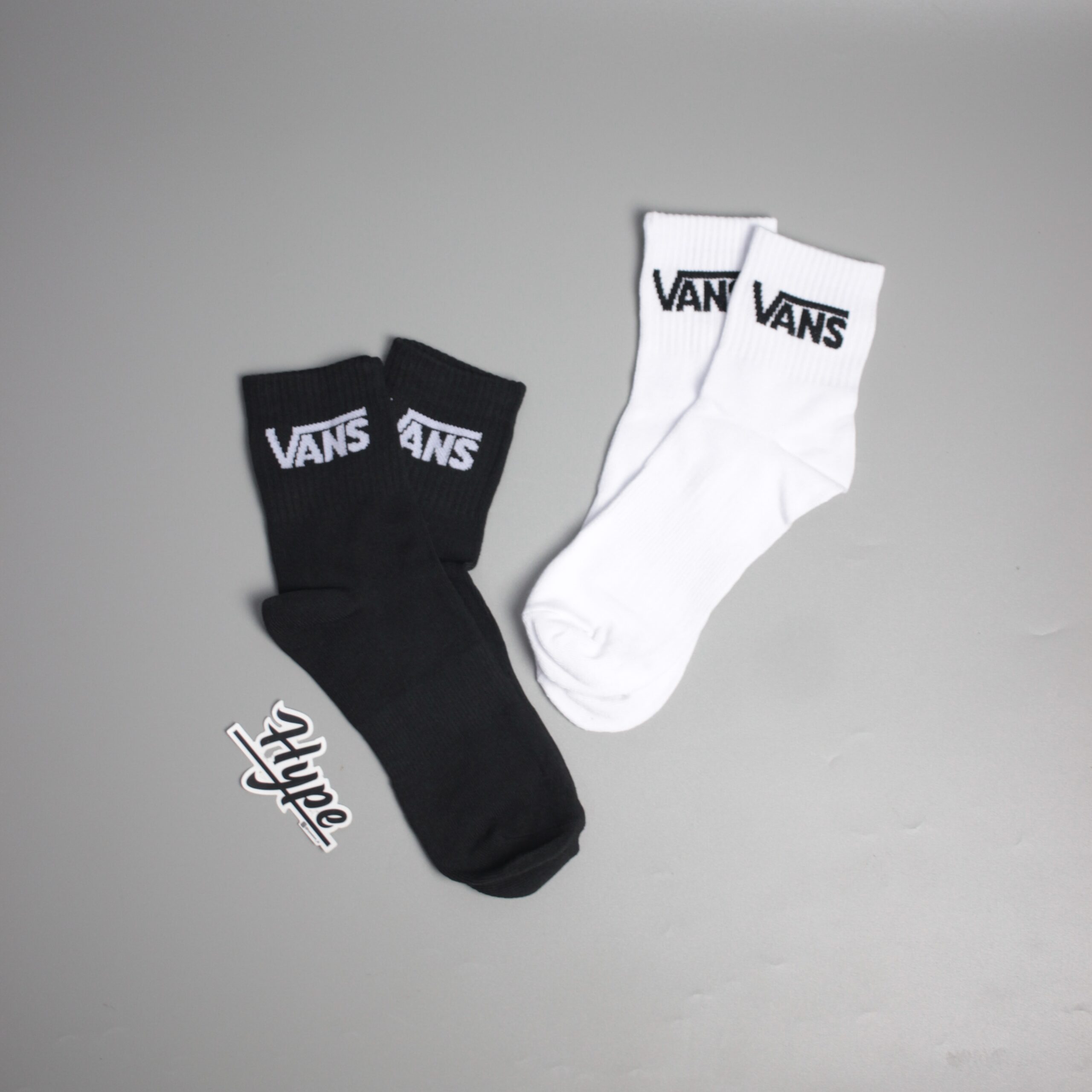 Kaos Kaki Pendek Vans Logo Kaos Kaki Pendek Vans Logo - Image 1